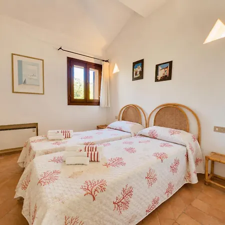 아파트 Alba Ruja 2 With Pool Close To Amenities